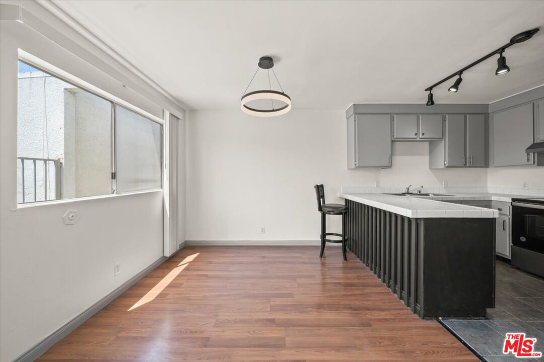 15015 Sherman Way Unit: 316