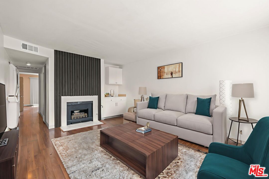 15015 Sherman Way Unit: 316