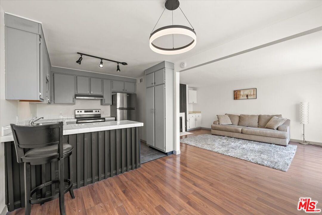 15015 Sherman Way Unit: 316