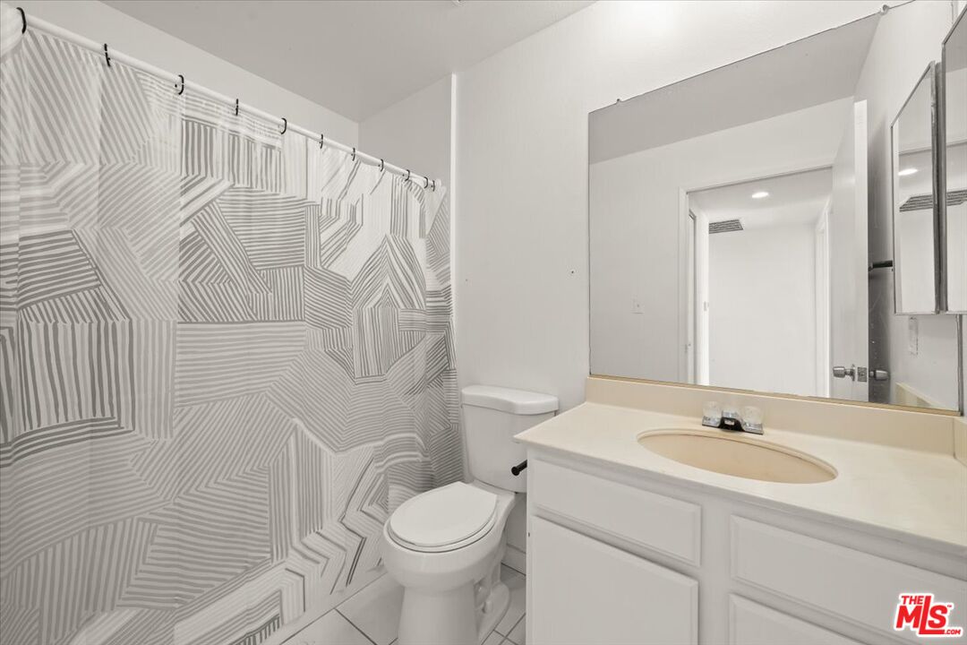 15015 Sherman Way Unit: 316