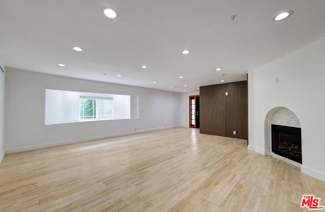 1754 Franklin Canyon Dr