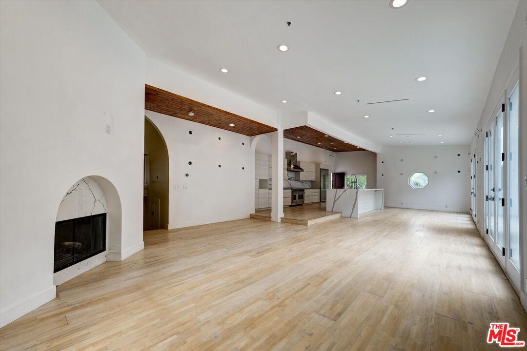 1754 Franklin Canyon Dr