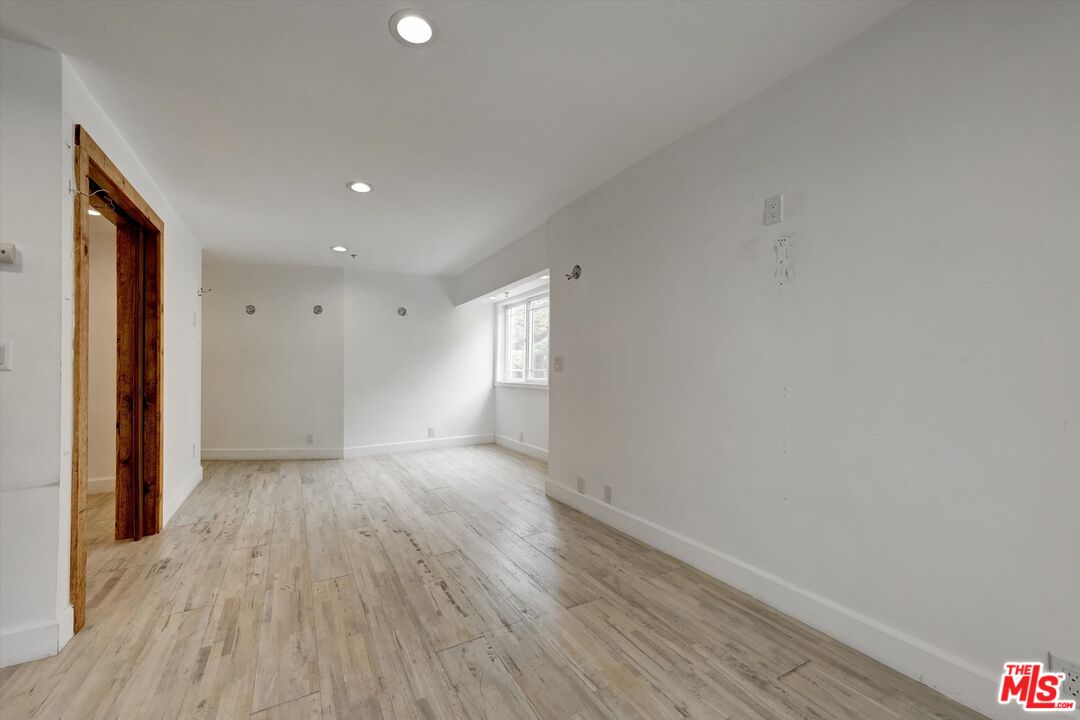 1754 Franklin Canyon Dr