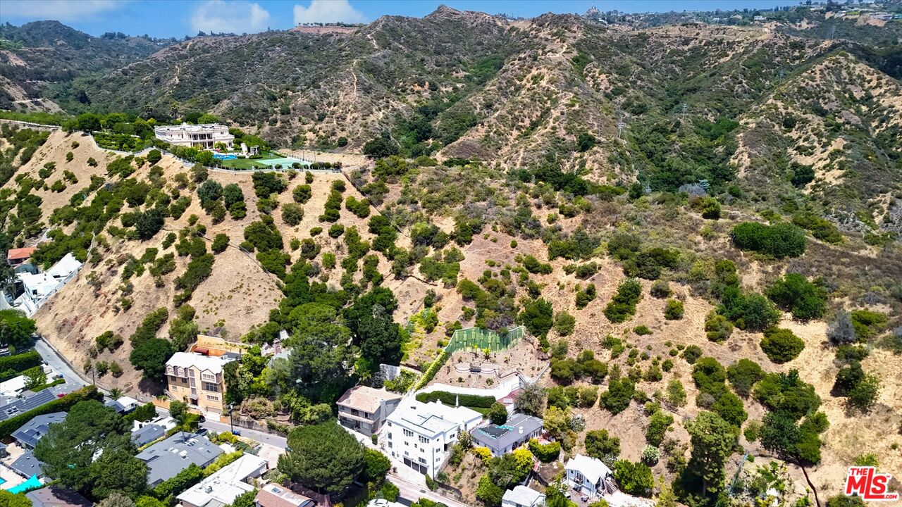 1754 Franklin Canyon Dr