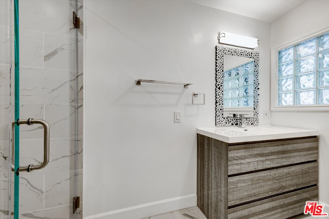 1754 Franklin Canyon Dr