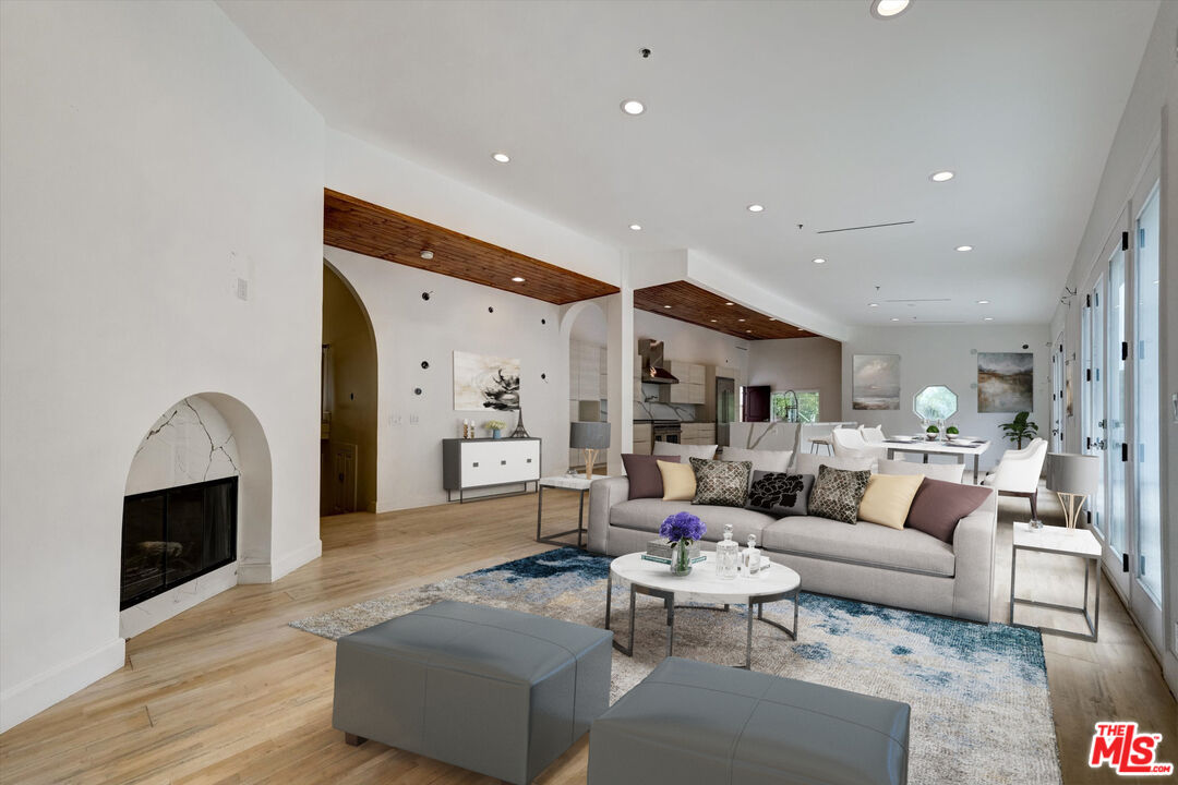 1754 Franklin Canyon Dr