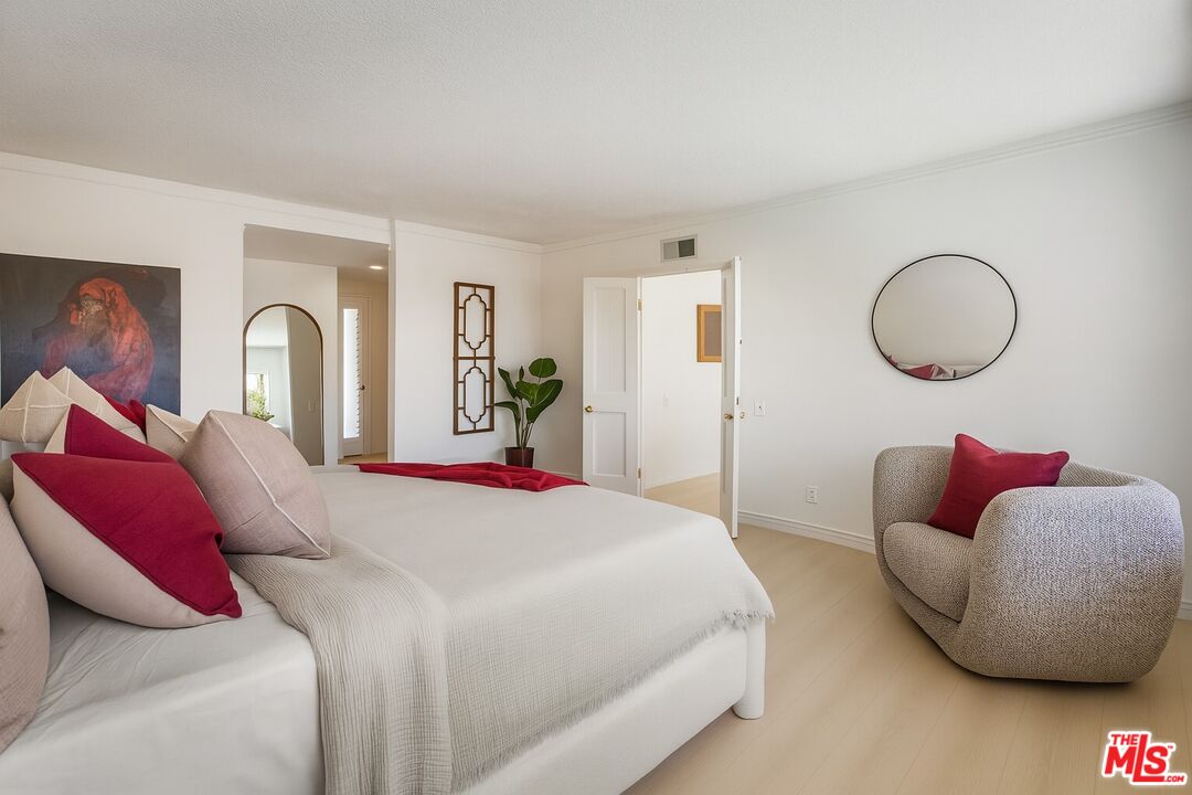 5136 Los Bonitos Way