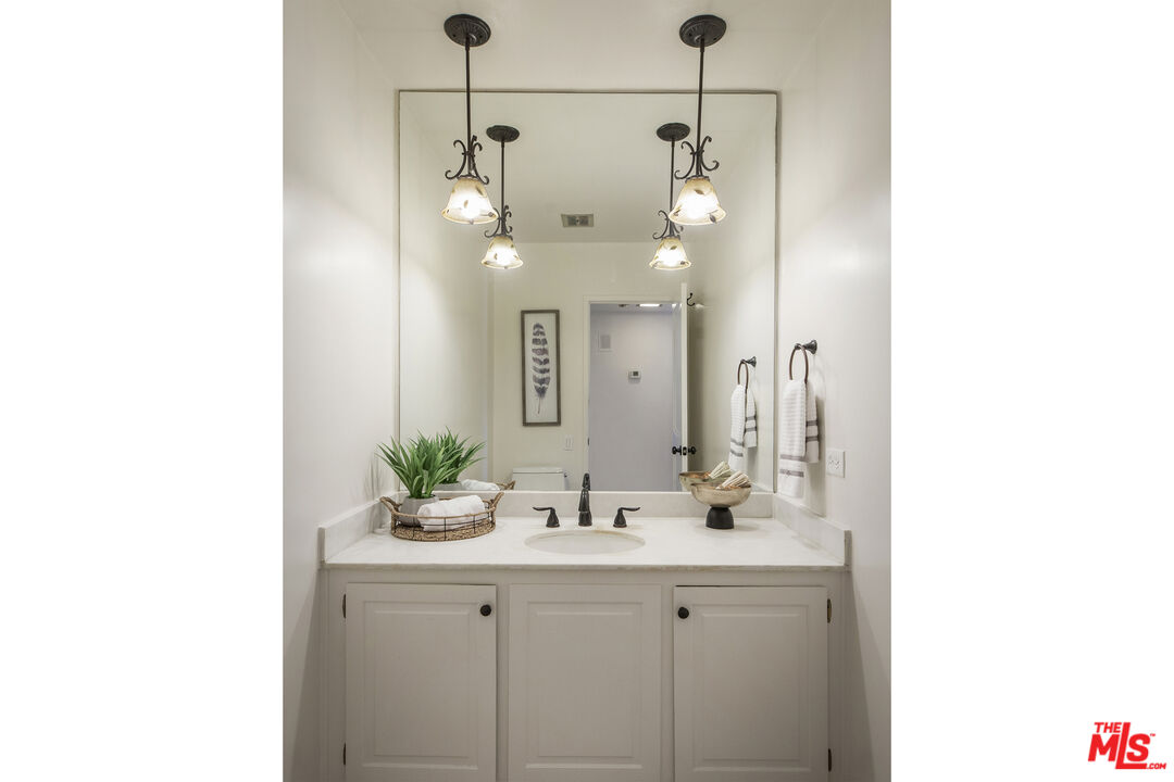 5136 Los Bonitos Way