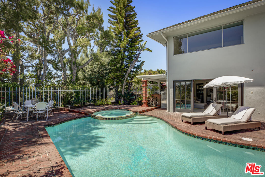 5136 Los Bonitos Way