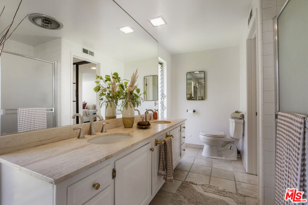 5136 Los Bonitos Way