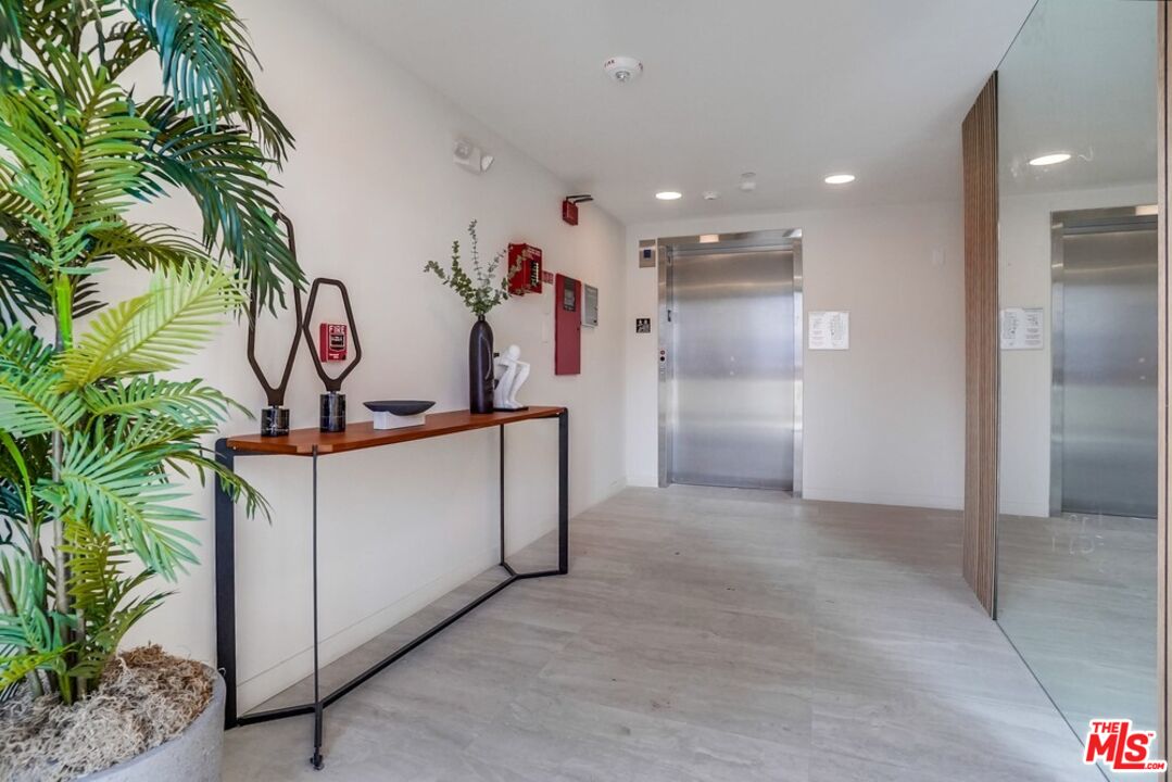 1101 S Bedford St Unit: 402