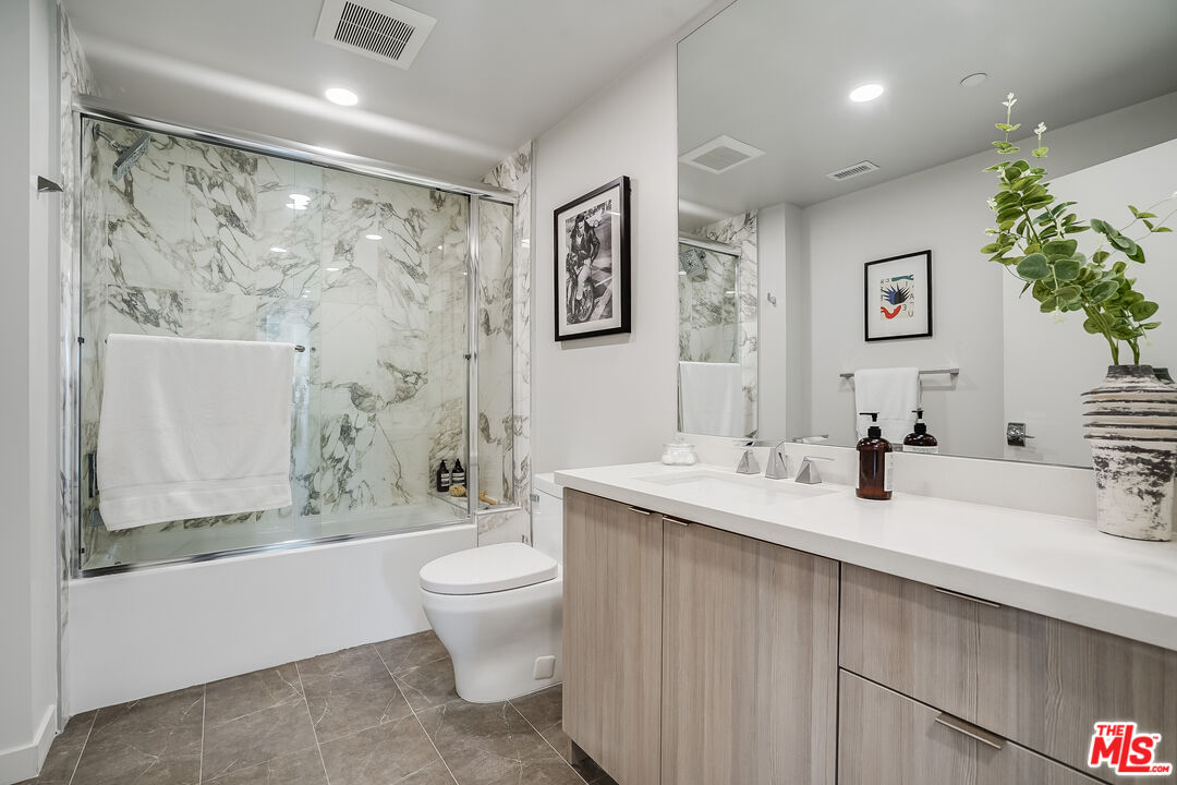 1101 S Bedford St Unit: 402