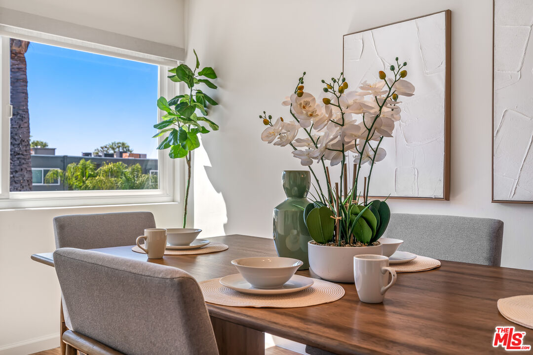 4915 Tyrone Ave Unit: 334