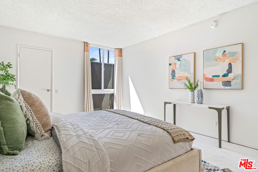 4915 Tyrone Ave Unit: 334