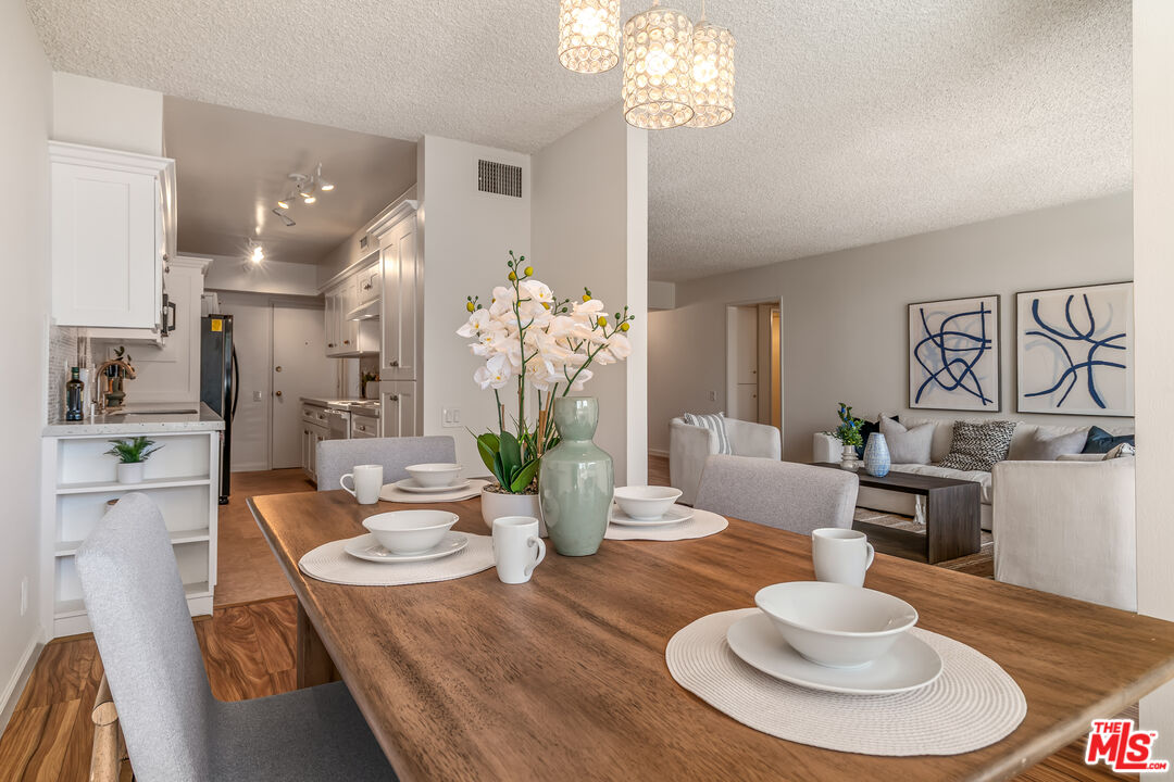 4915 Tyrone Ave Unit: 334