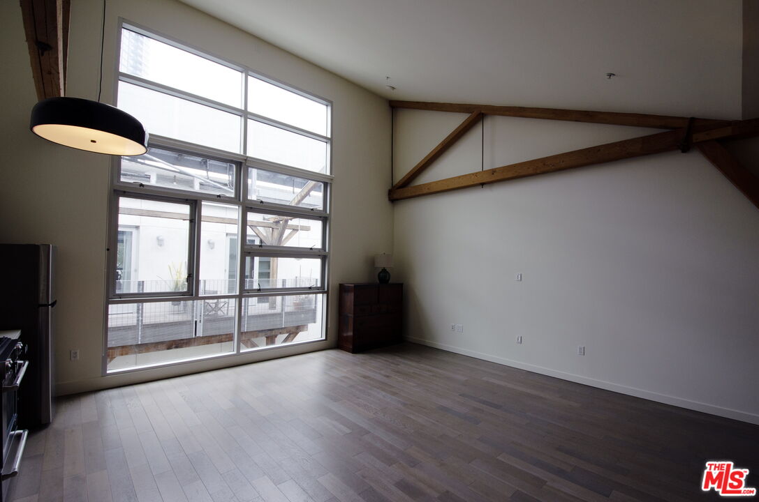 527 Molino St Unit: 217