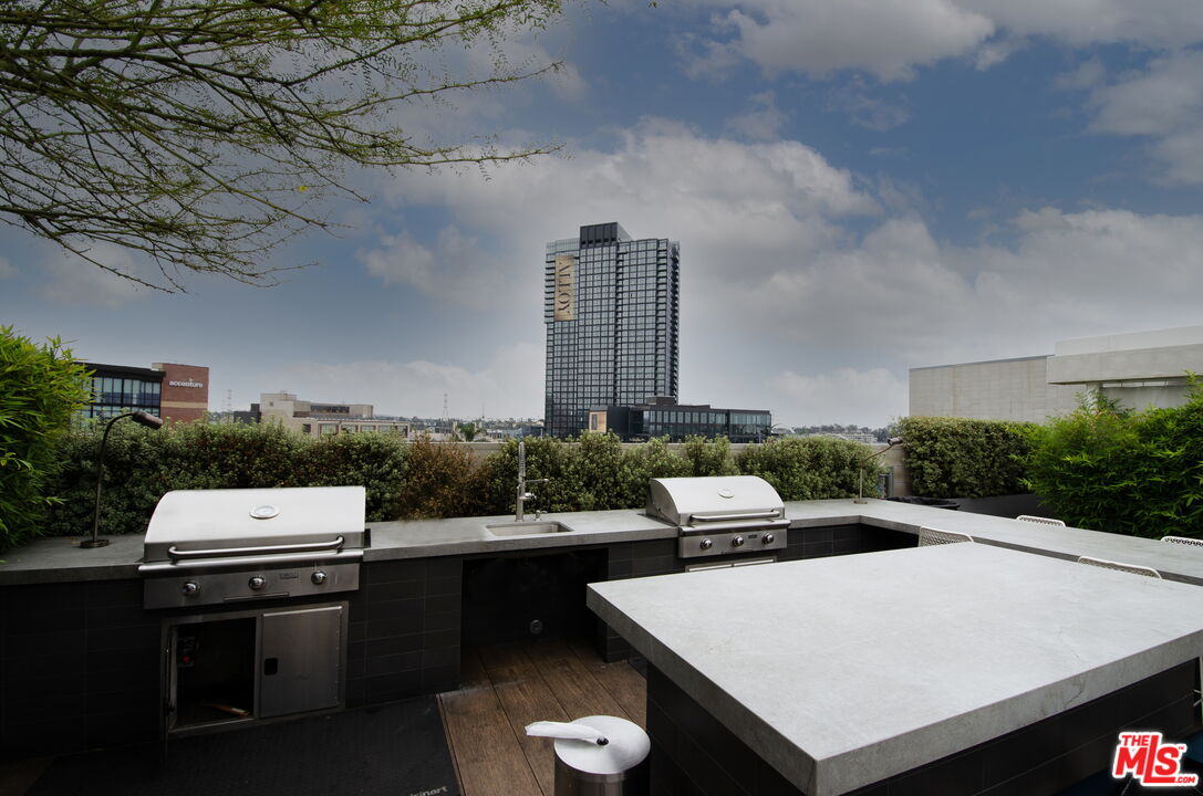 527 Molino St Unit: 217