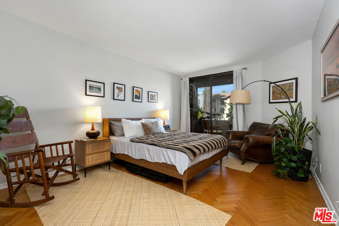 1745 Camino Palmero St Unit: 435