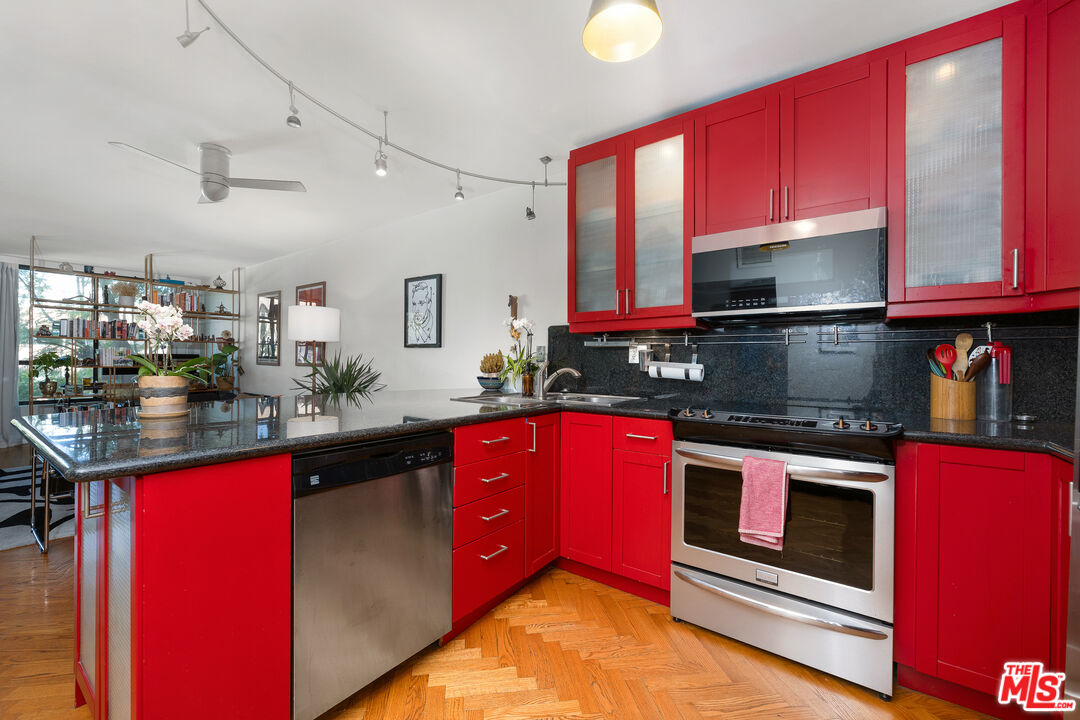 1745 Camino Palmero St Unit: 435