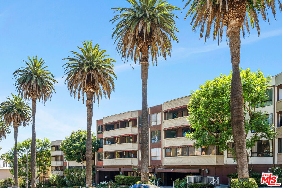 1745 Camino Palmero St Unit: 435