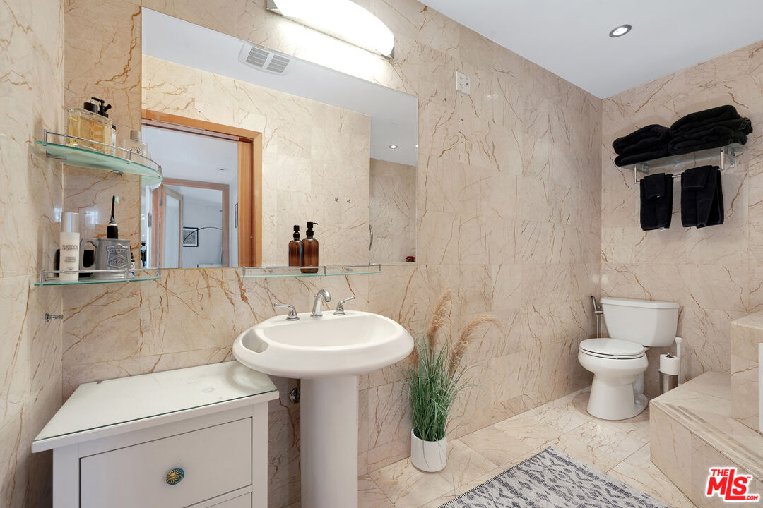 1745 Camino Palmero St Unit: 435