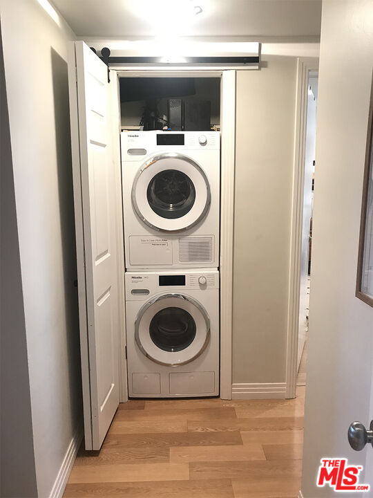 1219 SUNSET PLAZA DR Unit: 2