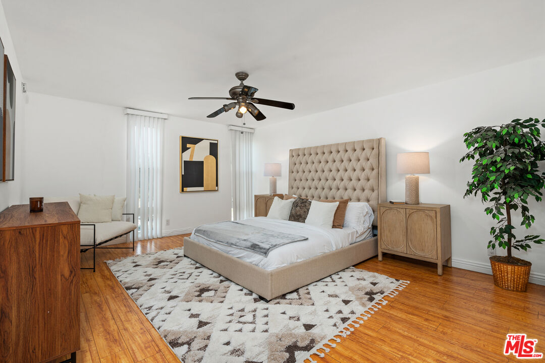 4915 Tyrone Ave Unit: 203