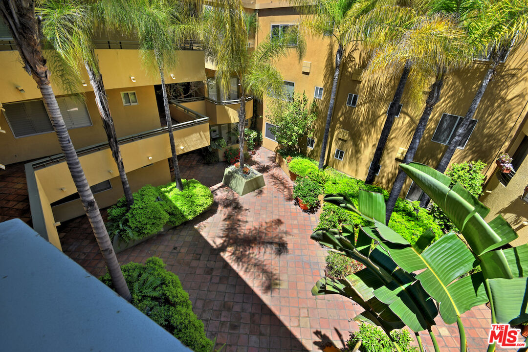 12841 Bloomfield St Unit: 306