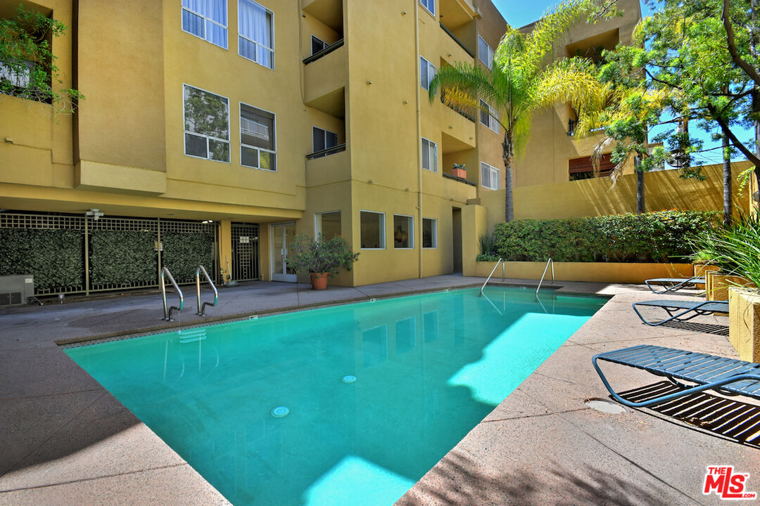 12841 Bloomfield St Unit: 306