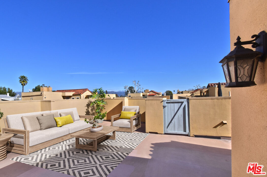 12841 Bloomfield St Unit: 306