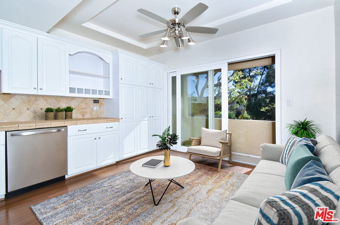 12841 Bloomfield St Unit: 306