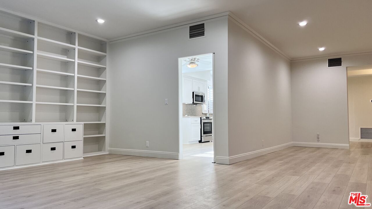 1124 N Kings Rd Unit: 103