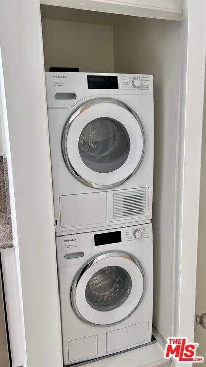 1124 N Kings Rd Unit: 103