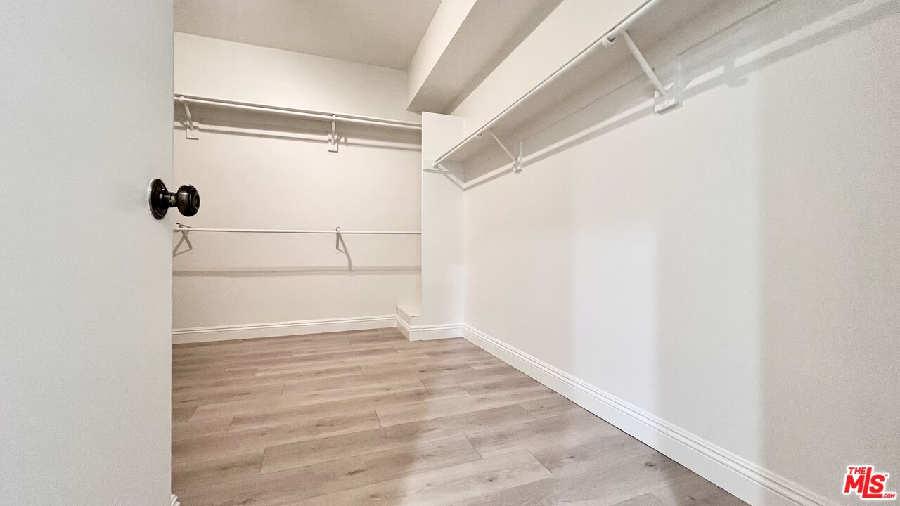 1124 N Kings Rd Unit: 103