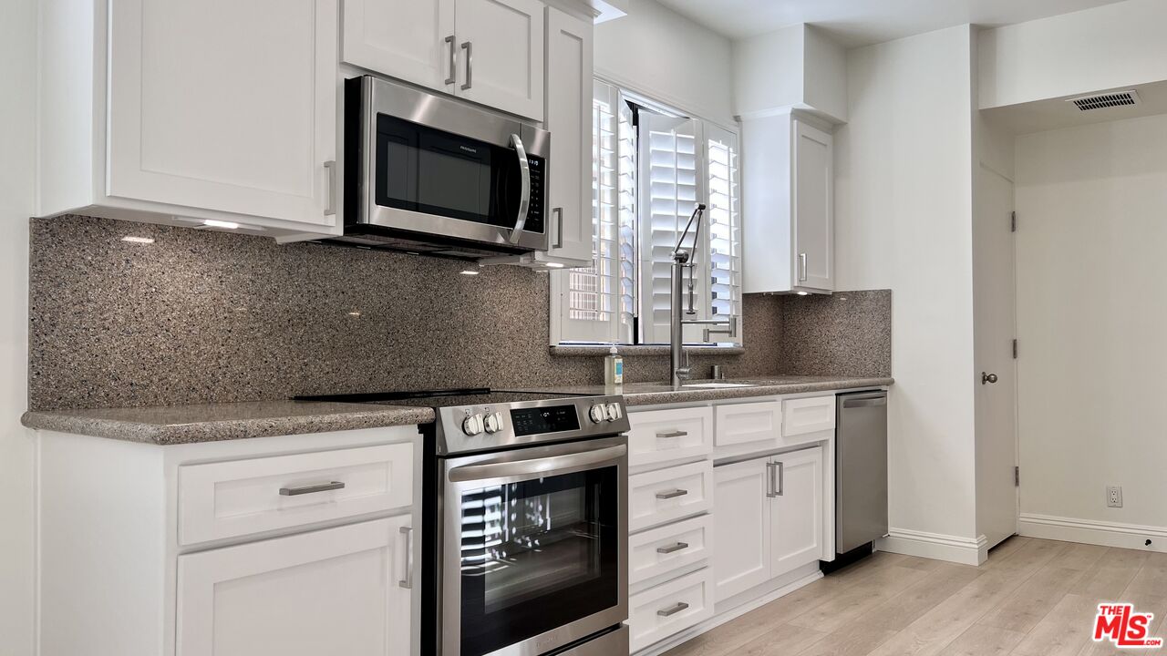 1124 N Kings Rd Unit: 103