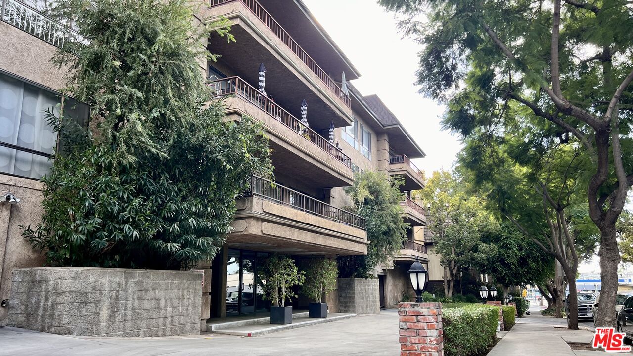 1124 N Kings Rd Unit: 103