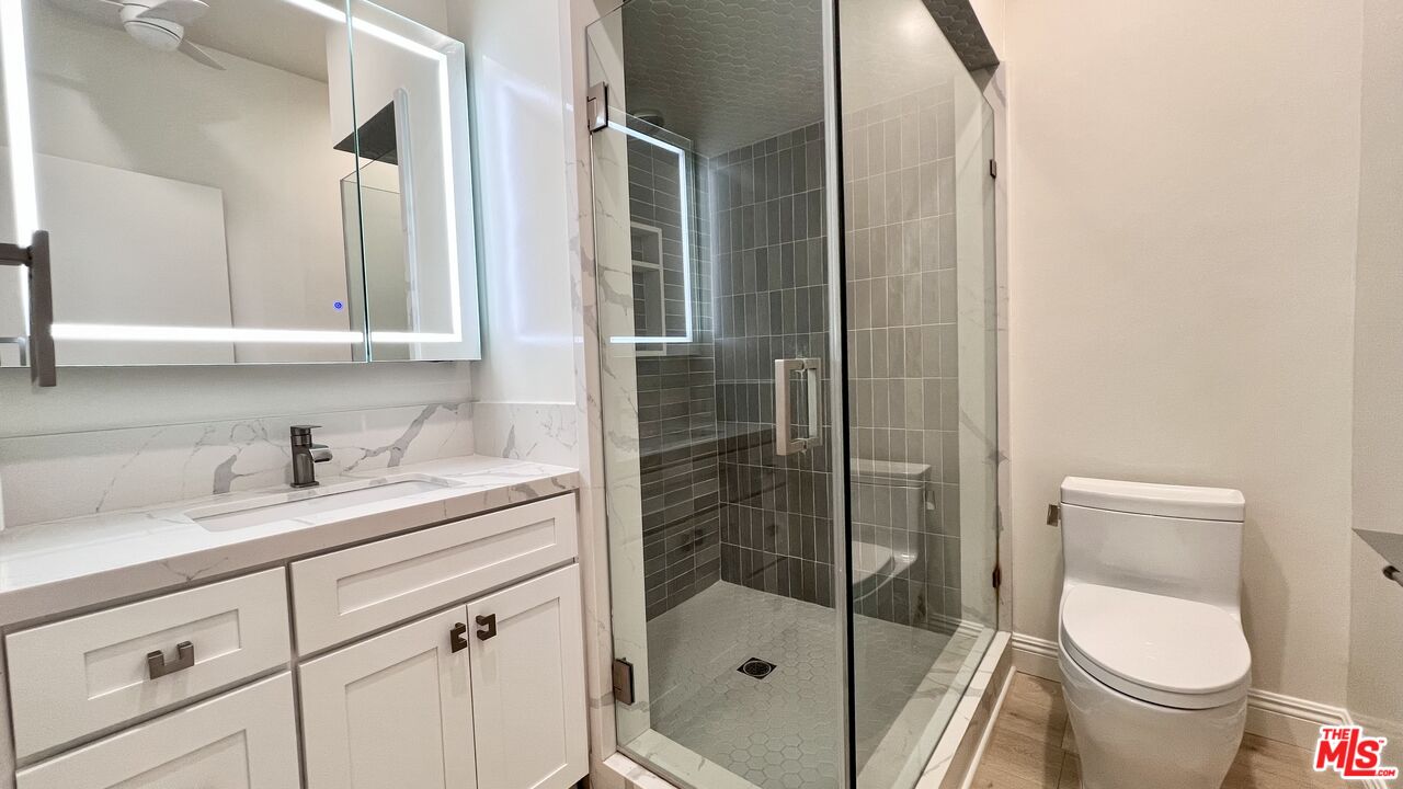 1124 N Kings Rd Unit: 103