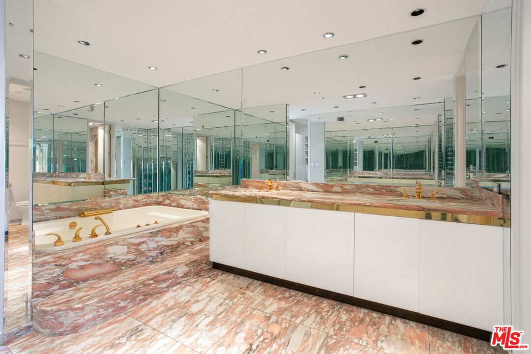 10430 WILSHIRE BLVD Unit: 2001