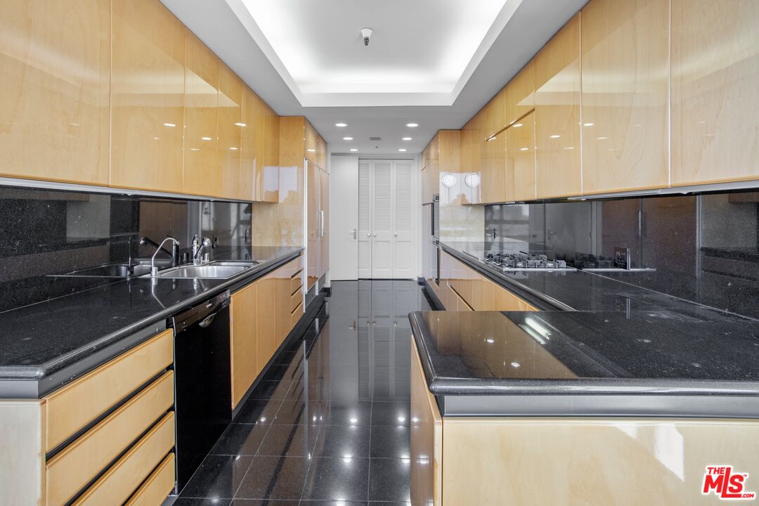 10430 WILSHIRE BLVD Unit: 2001