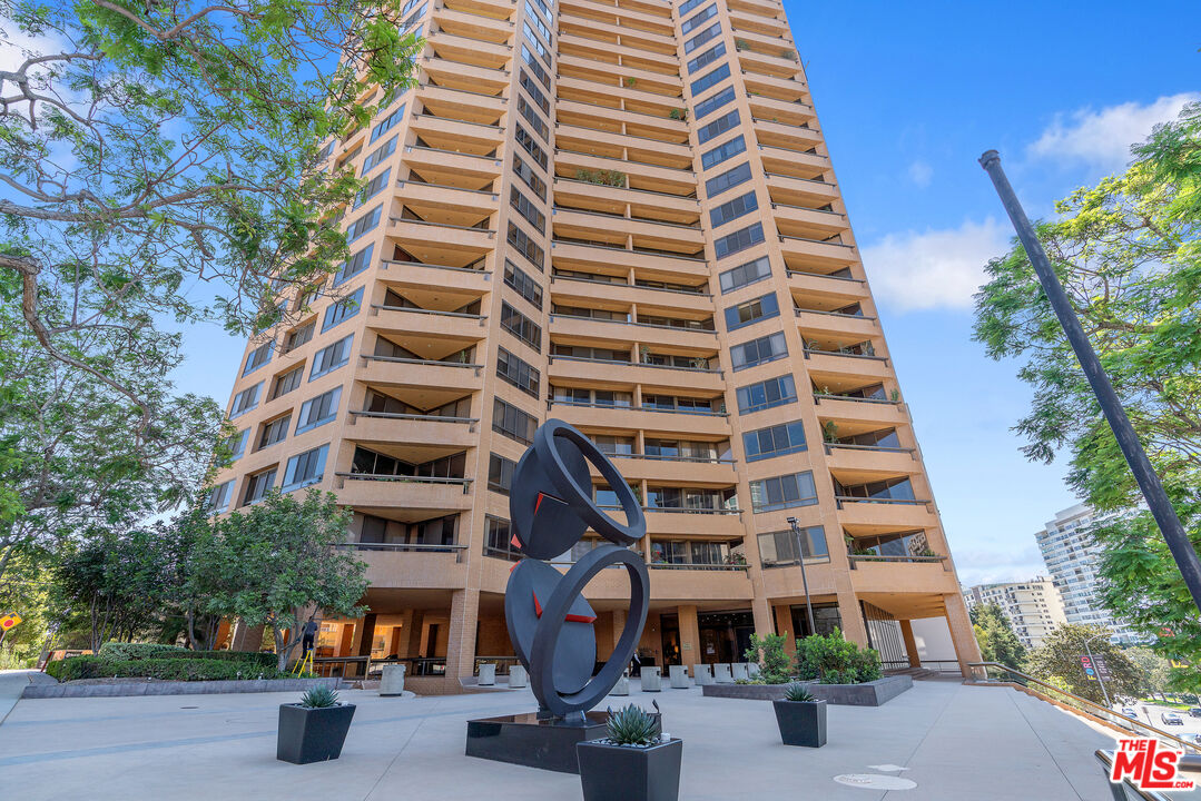 10430 WILSHIRE BLVD Unit: 2001