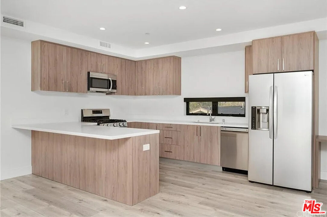 5923 Laurel Canyon Blvd