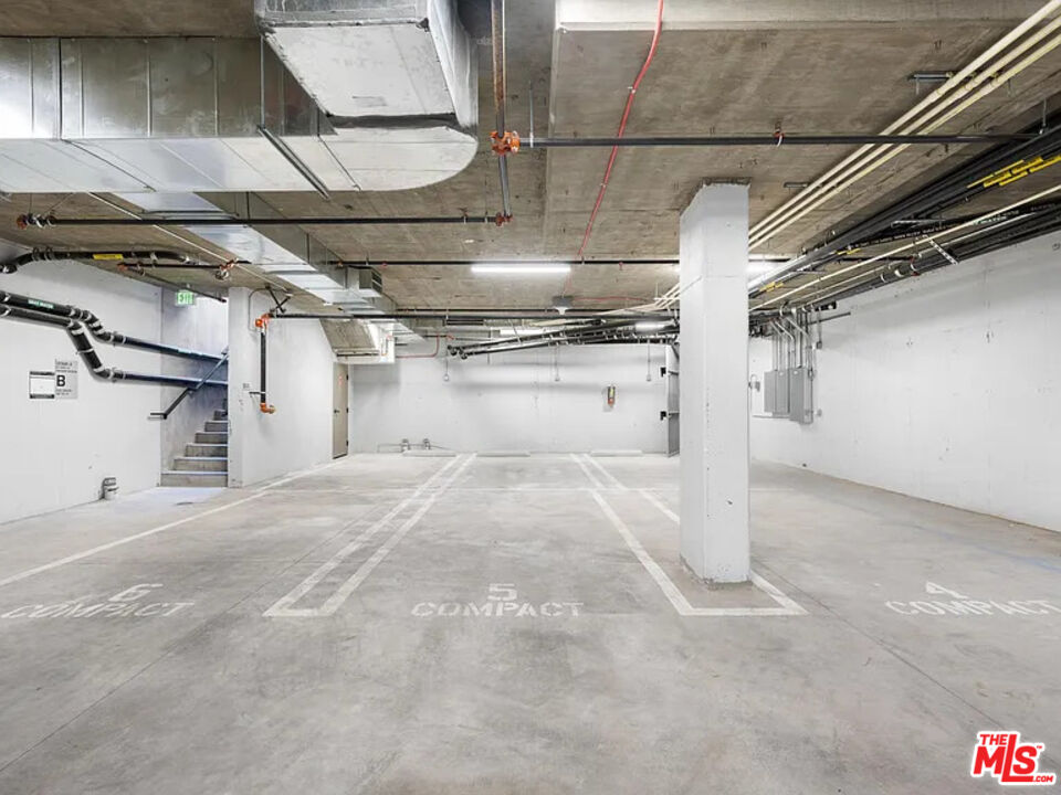 5923 Laurel Canyon Blvd