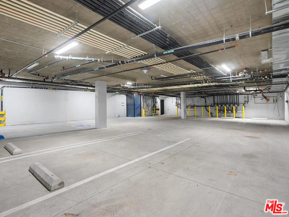 5923 Laurel Canyon Blvd