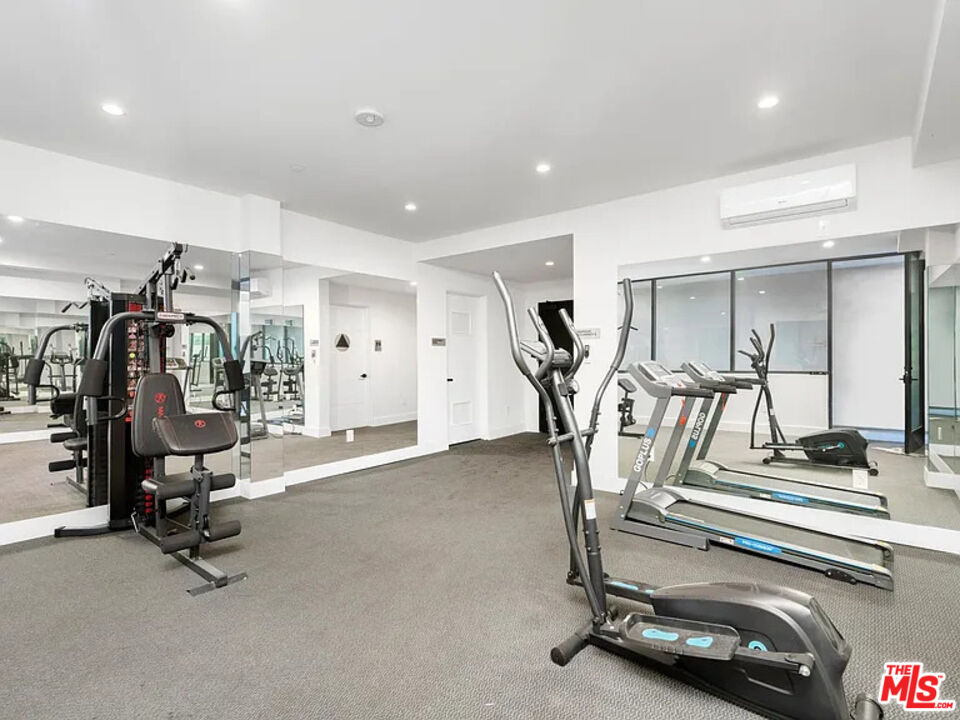 5923 Laurel Canyon Blvd