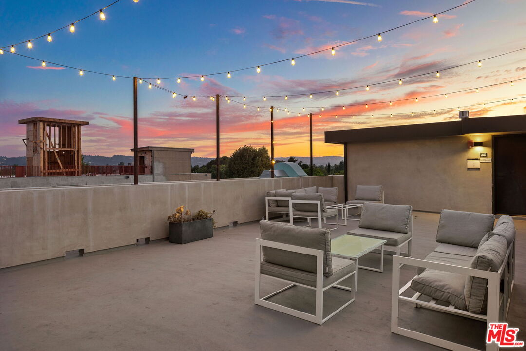 5923 Laurel Canyon Blvd