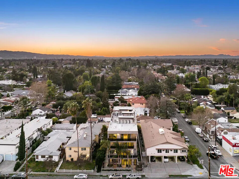 5923 Laurel Canyon Blvd