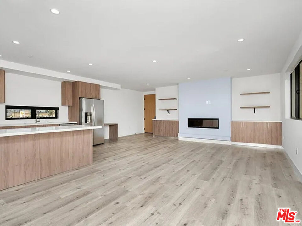 5923 Laurel Canyon Blvd