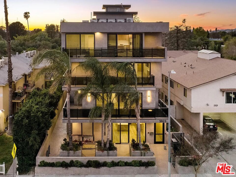 5923 Laurel Canyon Blvd