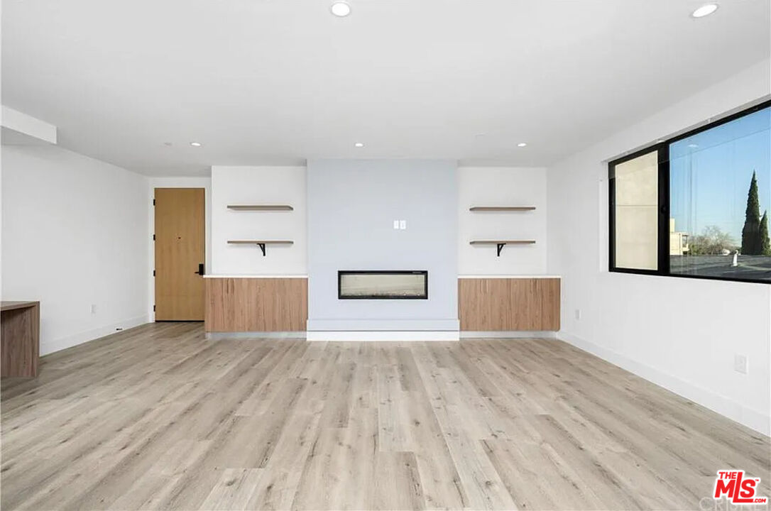 5923 Laurel Canyon Blvd