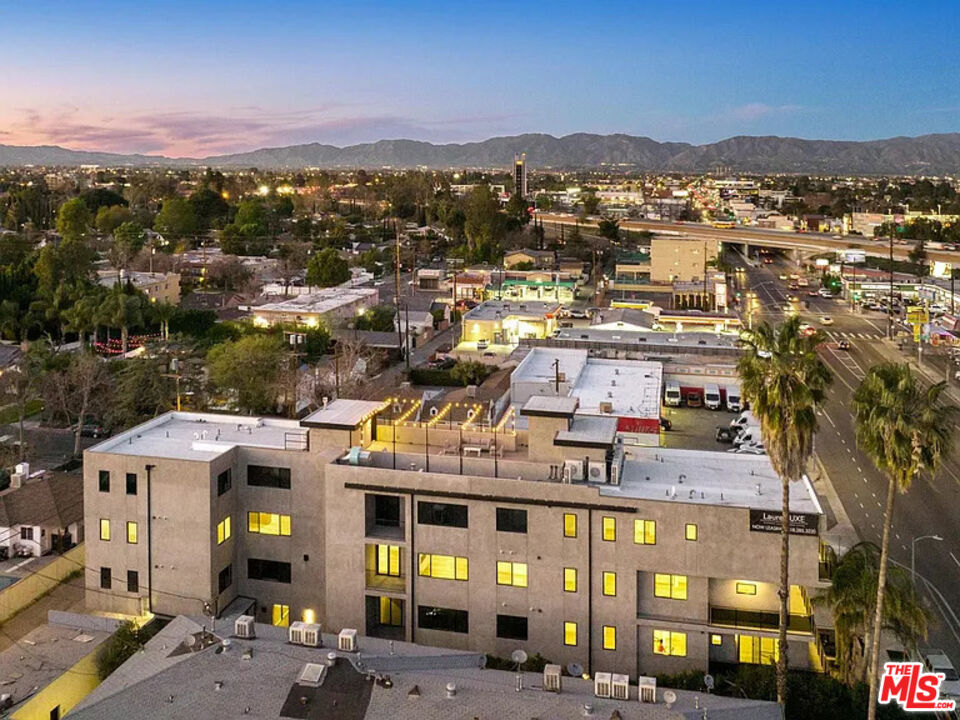 5923 Laurel Canyon Blvd